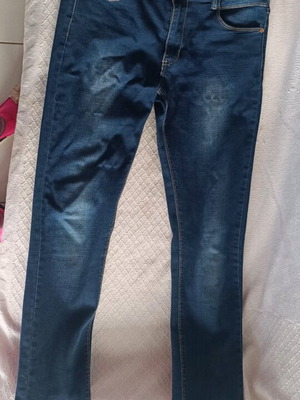 Jeans with rhinestones on pockets like new, blue