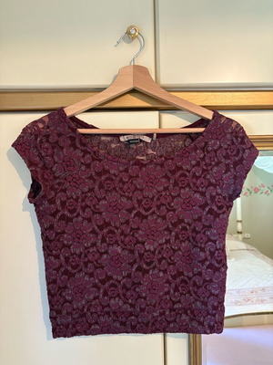 Attrattivo top burgundy like new with back transparency