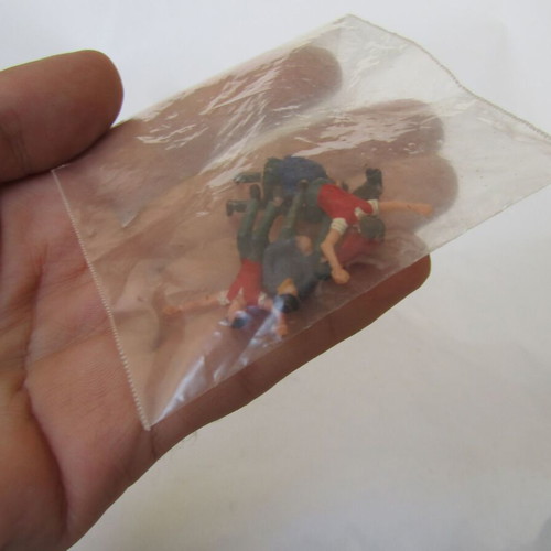 Subbuteo 5 painted spectators used