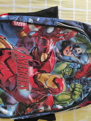 Avengers elementary school bag used with glossy front and 4 compartments