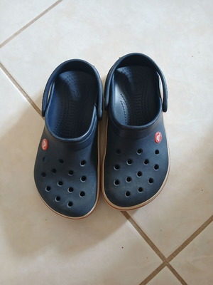 Crocs παπούτσια παιδικά J4 μεταχειρισμένα, νούμερα 36-37