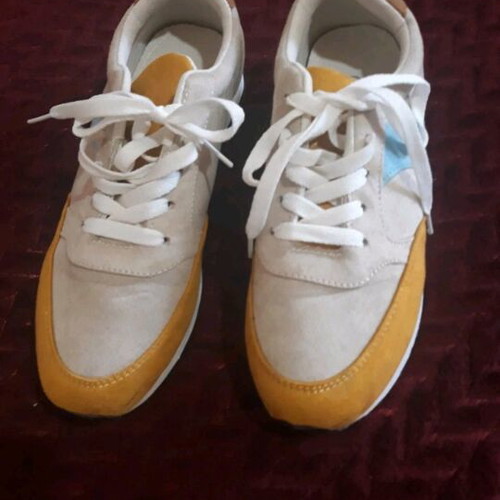 Axel sneakers size 40 like new, beige and yellow