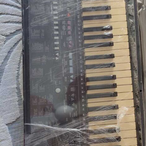 Yamaha PSR-510 arranger keyboard used, 61 keys