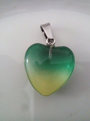 Καρδιά διάφανη για μενταγιόν σε πράσινο και κίτρινο χρώμα