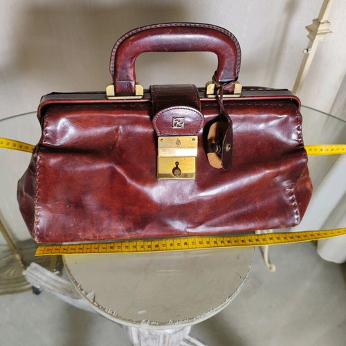 Vintage leather Kikuko Italy handbag like new