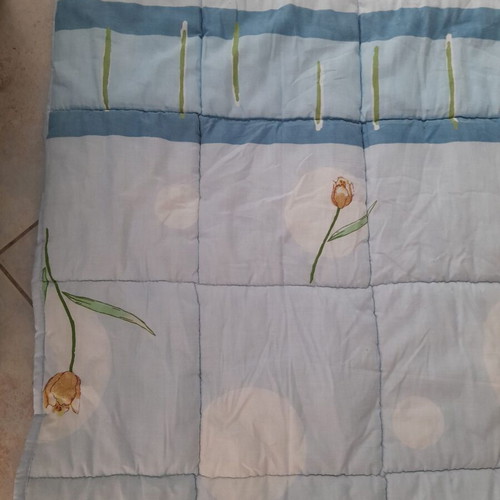 Double quilt like new, reversible floral and blue design 2.0x2.10m