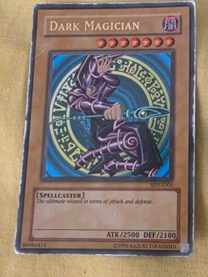 Dark Magician SDY-E005 trading card used with bonus cards