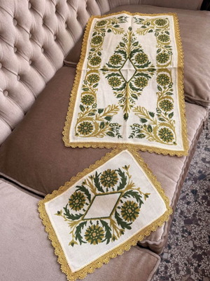 Embroidered table linen set with lace, handmade