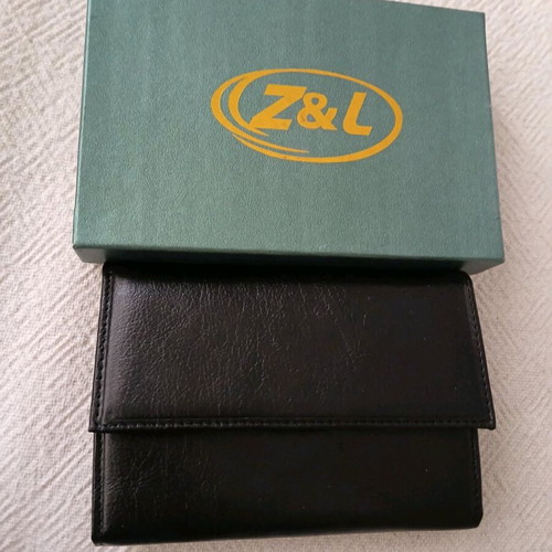 Leather wallet new black with multiple compartments