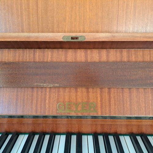 Geyer piano used