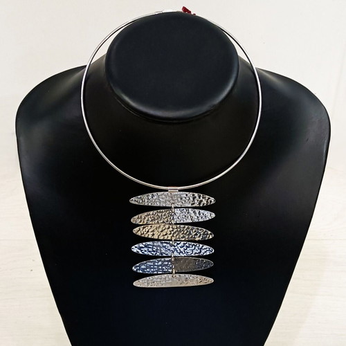 NEW 925 silver necklace "Minoan". Design with hammered leaves. Plated jewelry.