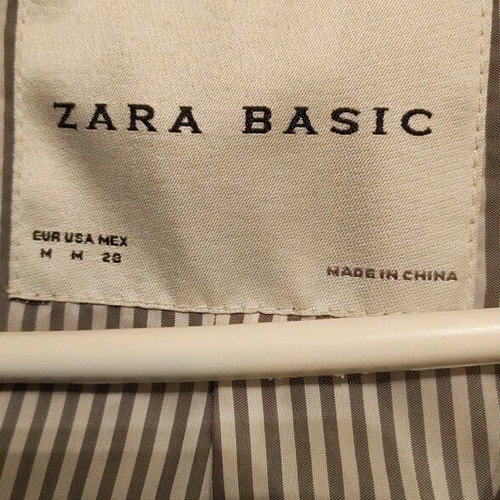 Trench Coat Brown Zara Basic like new, size Medium