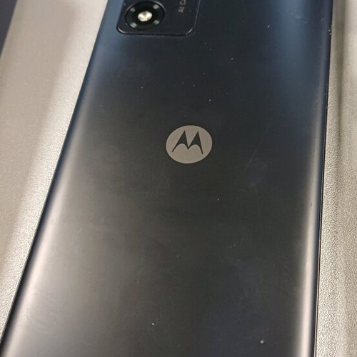 Motorola e13 64GB like new with 360 armor case, black