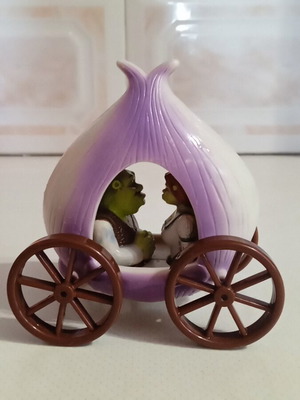 Shrek and Fiona collectible figure like new