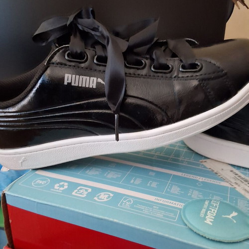 Puma Vikky Ribbon women's sneakers black, like new, size 39