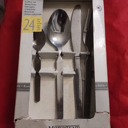Cutlery set stainless steel new 24 pieces