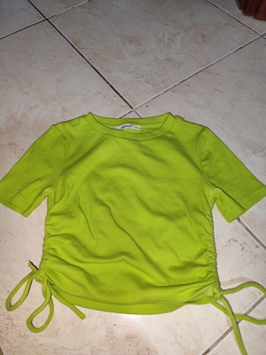 Short green summer t-shirt like new, size S
