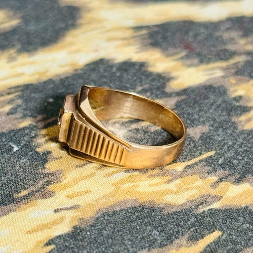 Gold men's ring 14K like new with white zircon stone