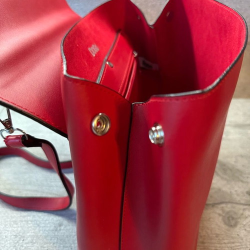 Dalmatian Dogo women's handbag like new, vegan leather, white and red