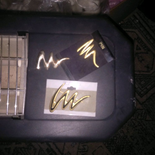 Pins new, set of 3, gold and silver colors