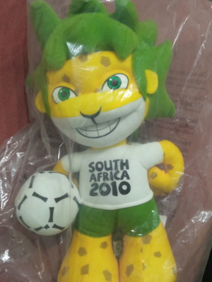 Закуми колекционерски нов, официален емблем и талисман South Africa 2010 FIFA World Cup