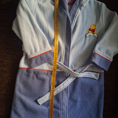 Disney boys' robe size 6, fleece fabric
