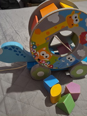 J'adore Wooden Pull-Along Turtle Toy used, shape sorter missing one shape