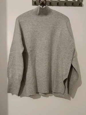 Sfera turtleneck sweater with side slit, like new, gray, size S