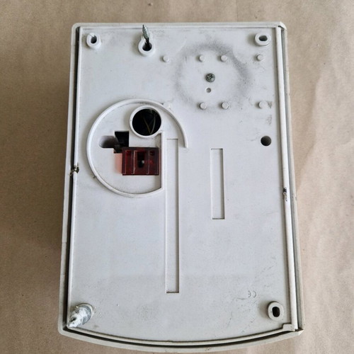 External alarm siren used, strong sound