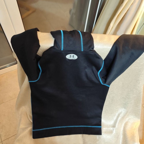 Under Armour fleece kids size small like new, black and blue