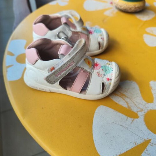 Biomecanics sandals size 21 used for girls
