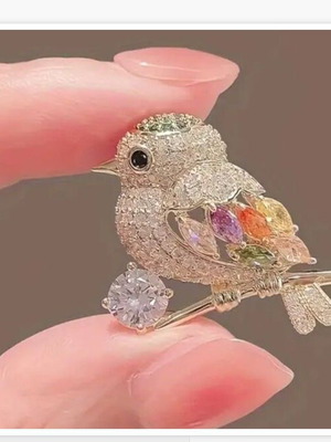 Sparrow brooch new with crystals, elegant and colorful