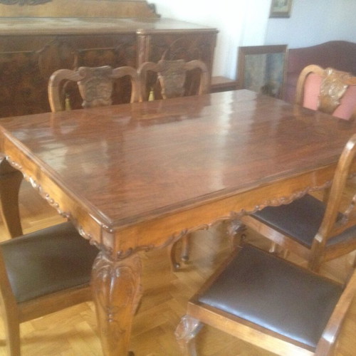 Buffet, table and 6 chairs like new with rosewood veneer