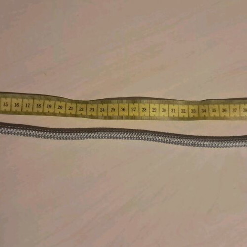 Curtain tiebacks like new, set of 2 with magnetic clasp