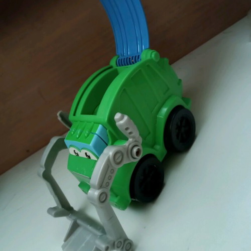 Hasbro Play Doh Trash Tossin' Rowdy used garbage truck toy