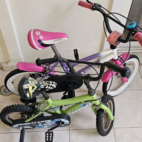 Children's bicycles like new for ages 3 to 8