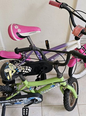Children's bicycles like new for ages 3 to 8