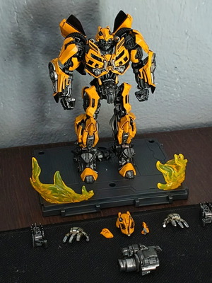 Transformers Blokees custom Bumblebee figure