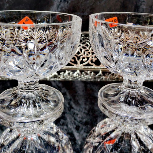 Vintage crystal dessert bowls like new