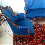  Σαλόνι με καναπέ και δύο καρέκλες