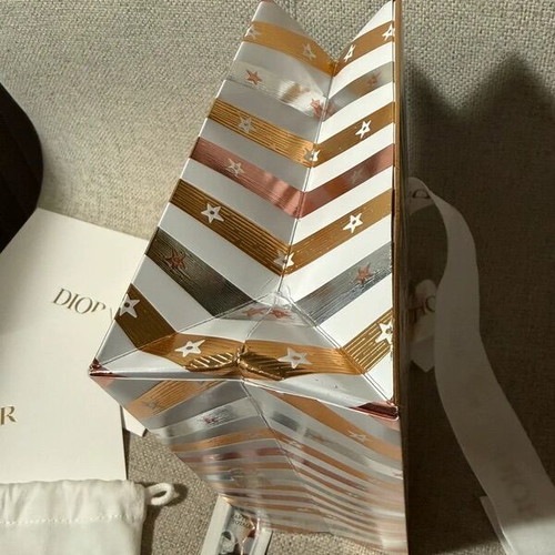 Dior set new with limited edition pouch and festive packaging
