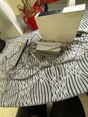 Wii Nintendo used with power supply and sensor
