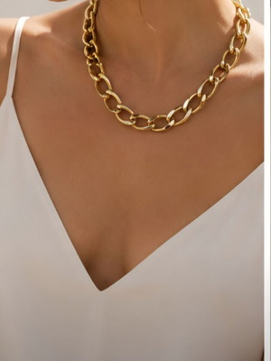 Choker necklace like new, gold color
