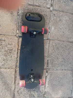 Skateboard used, good condition