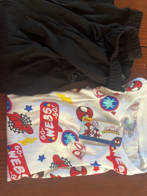 Marvel Spiderman kids set with white graphic shirt and black pants new
