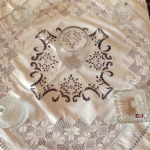Handmade tablecloth with knitted corners and cut lace 110x110 new