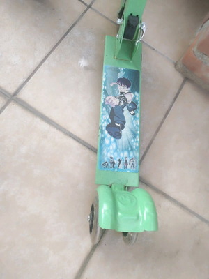 Children's scooter used in good condition