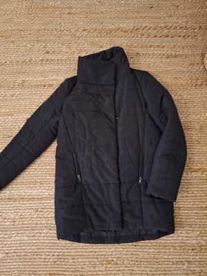 Stradivarius women's medium-length jacket like new, black, thick with high collar