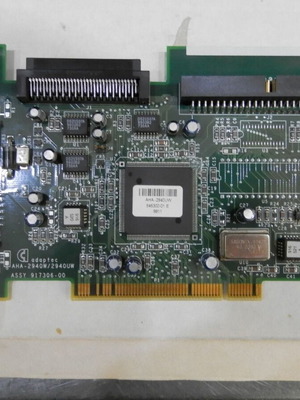 Controller SCSI Adaptec AHA-2940UW 32 bit PCI μεταχειρισμένο, vintage για ρετρό PC