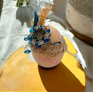 Ξύλινο χειροποίητο αυγό με αποξηραμένα λουλούδια και λαμπερά στοιχεία!
